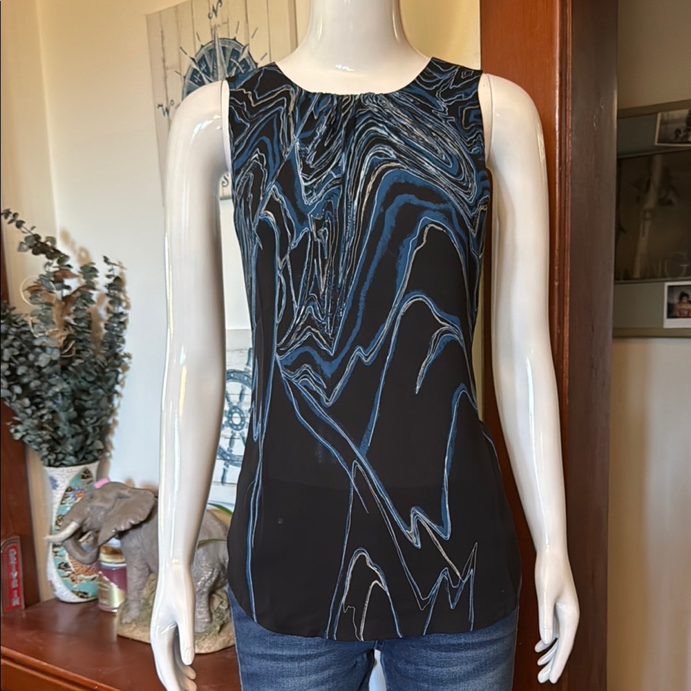 NWT northern reflections size small Black and Blue Abstract Women's Top